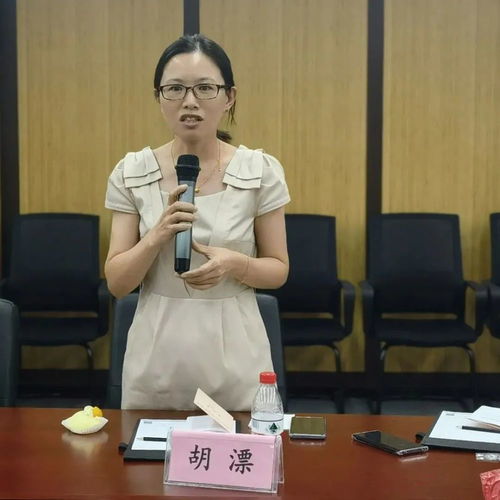 绽放智慧之花 浙江女律师以花寄情，共庆华诞